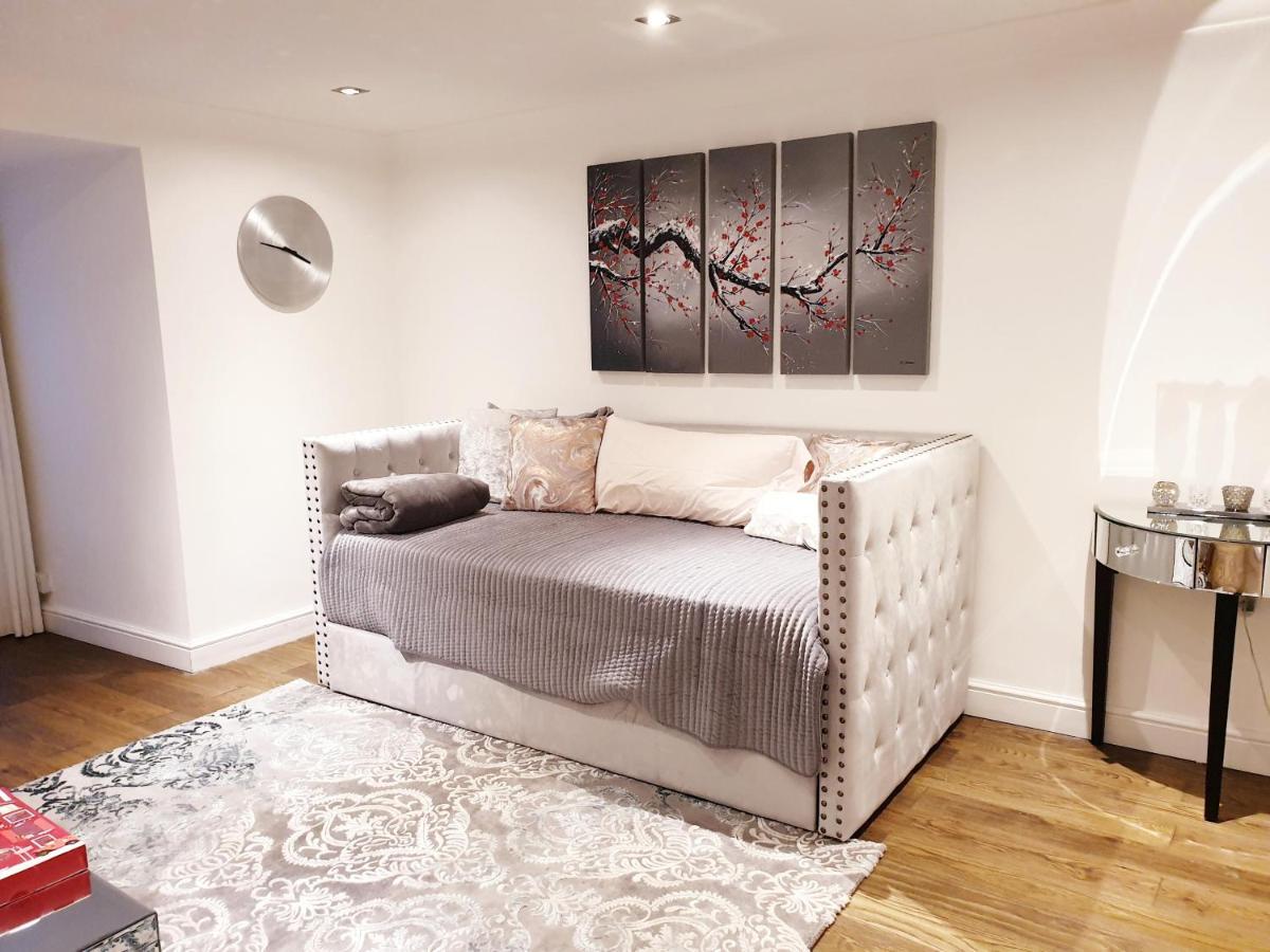 Cozy Muswell Hill 1-Bedroom Flat Лондон Екстериор снимка